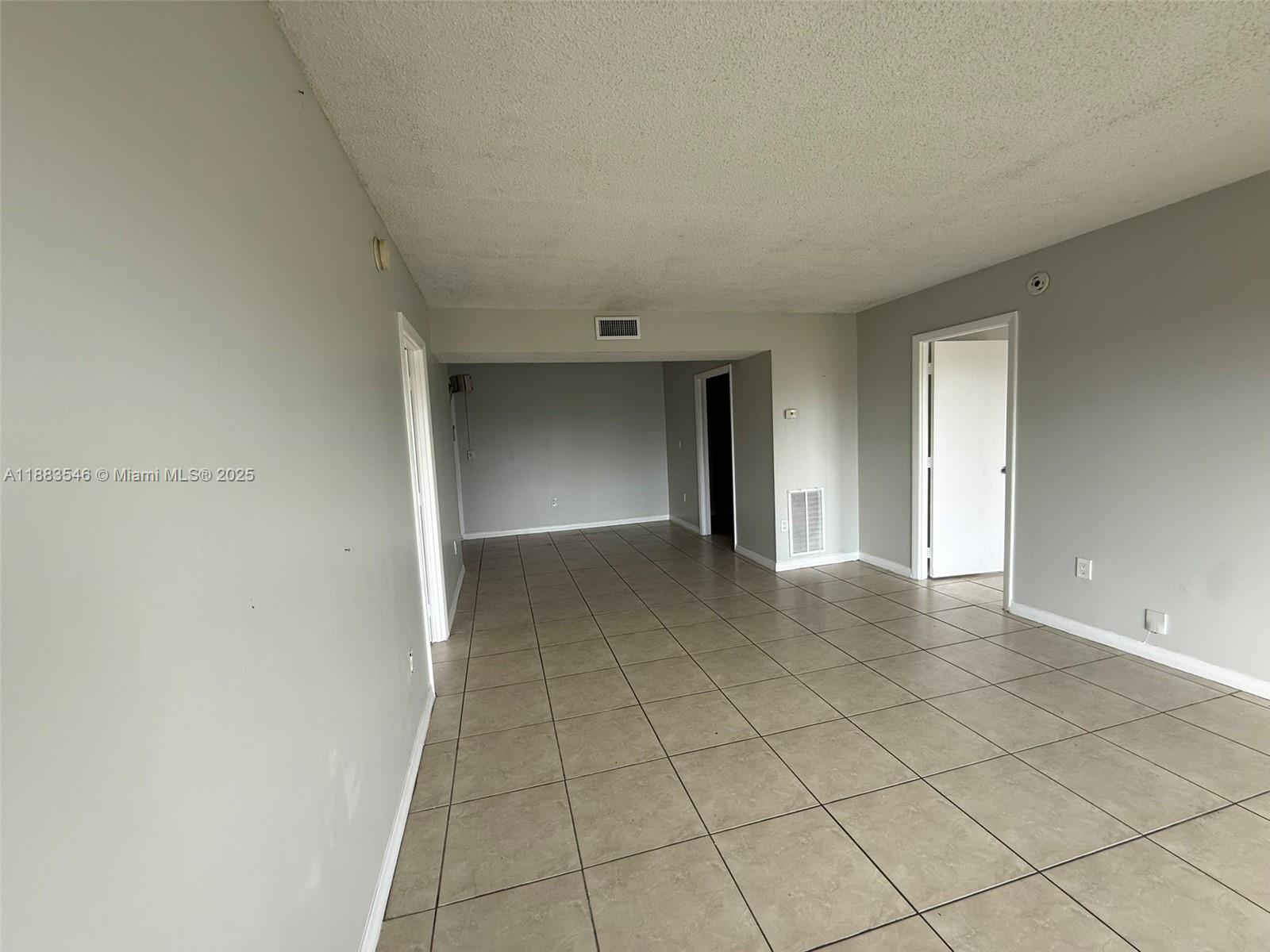 MANORS OF INVERRARY XI - Residential