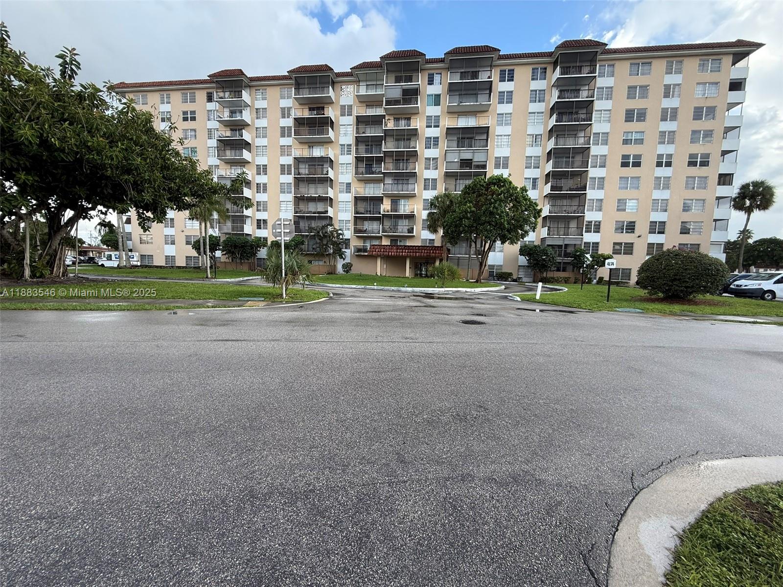 4174 Inverrary Dr 604