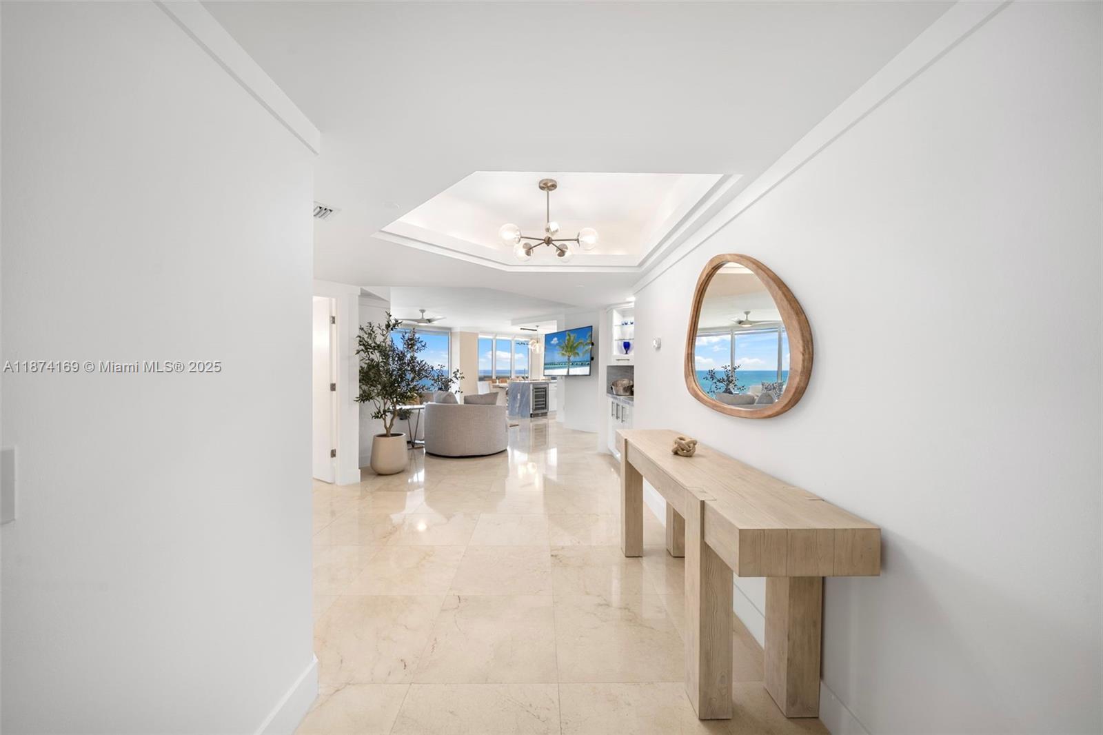 4775 Collins Ave 1801