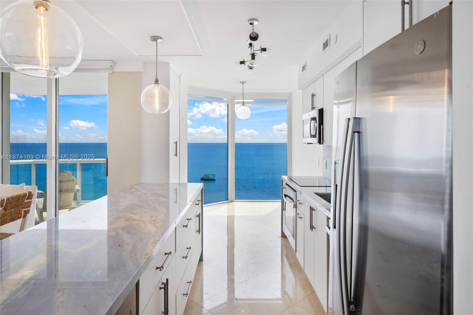 4775 Collins Ave 1801