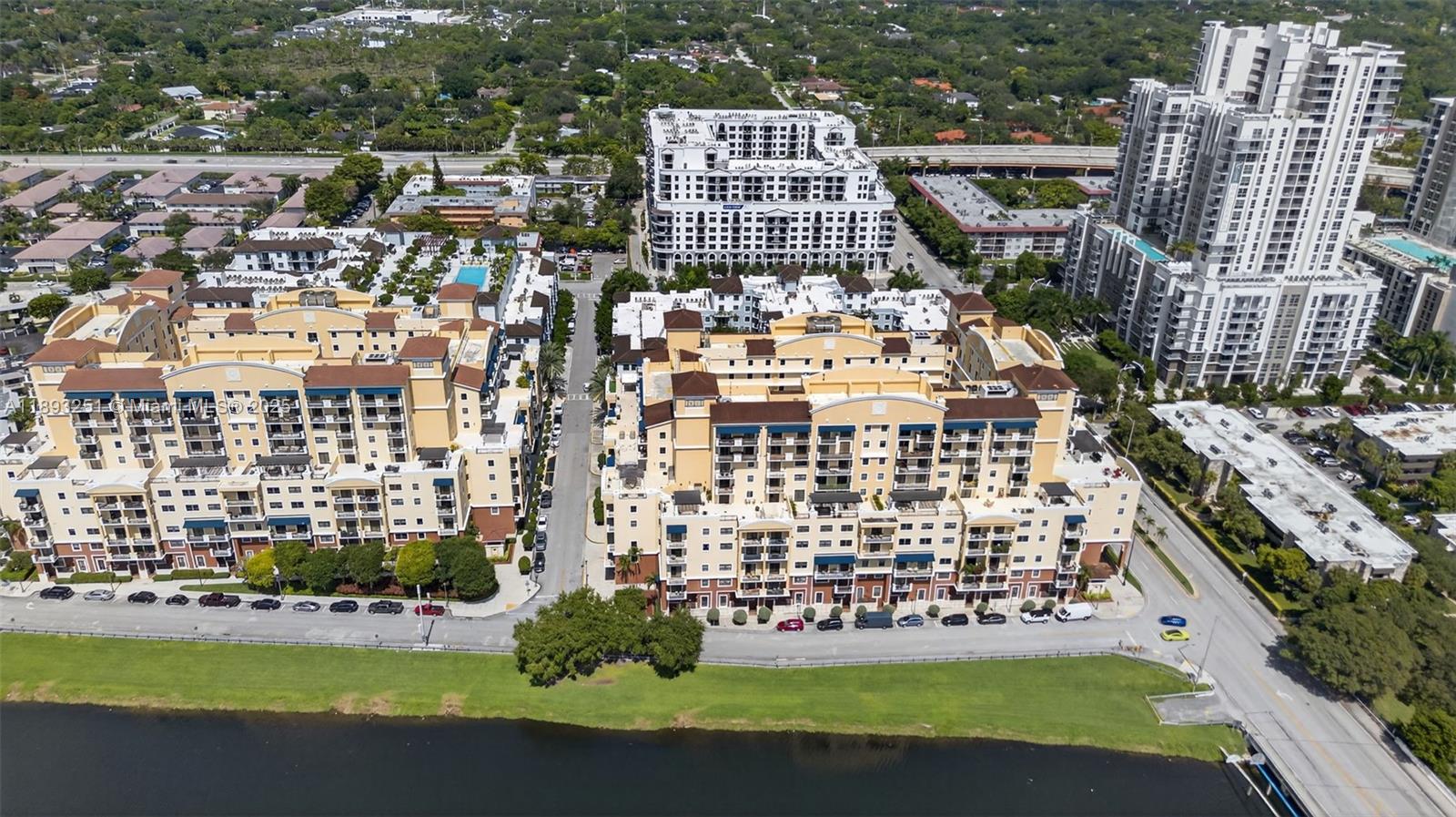 COLONNADE AT DADELAND SE - Residential