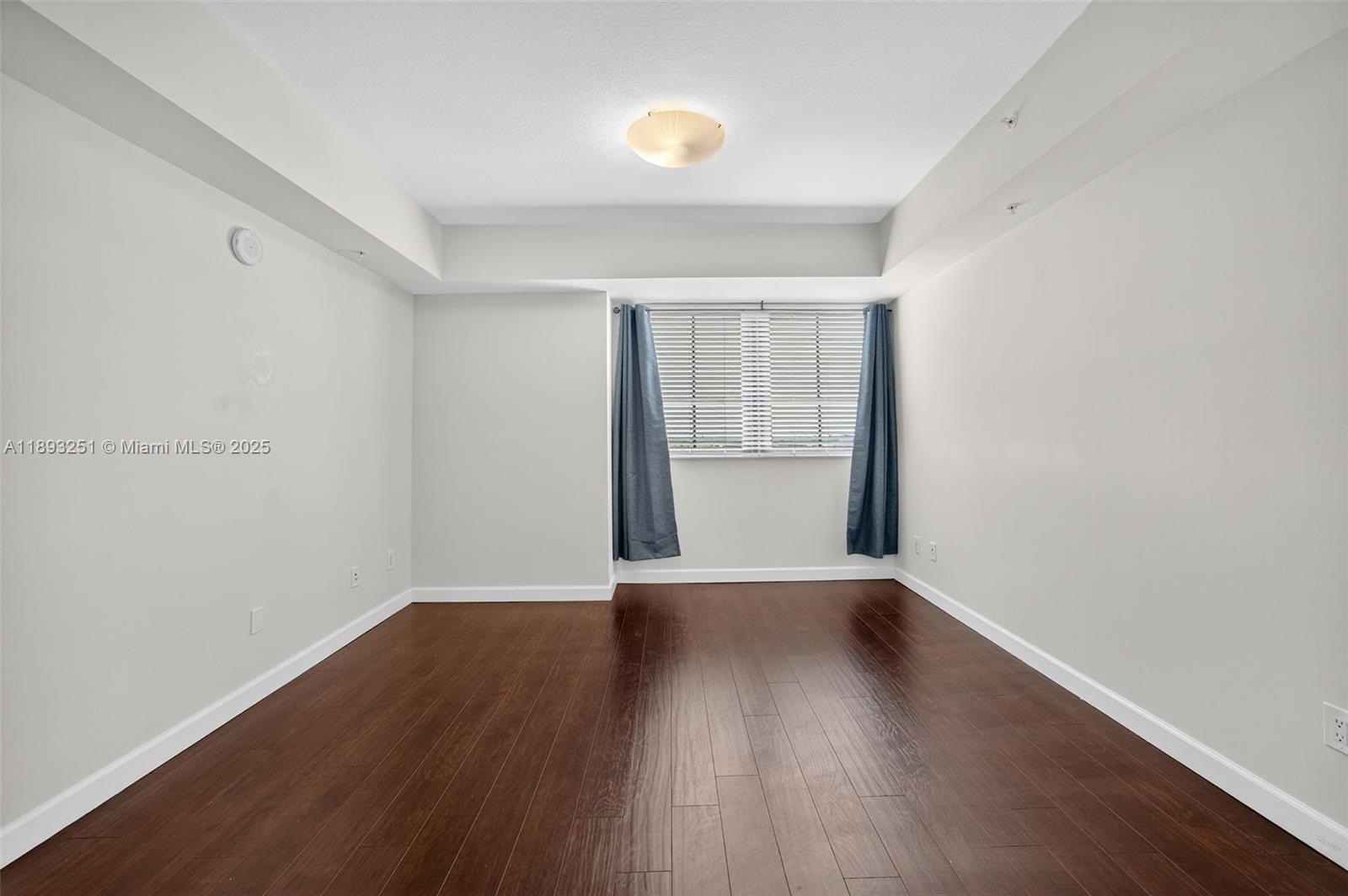 COLONNADE AT DADELAND SE - Residential