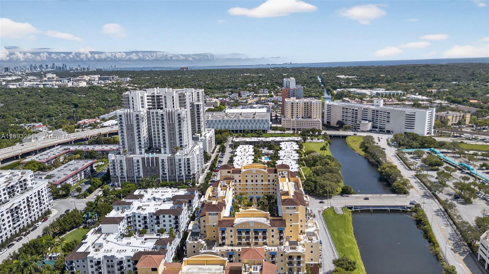 COLONNADE AT DADELAND SE - Residential