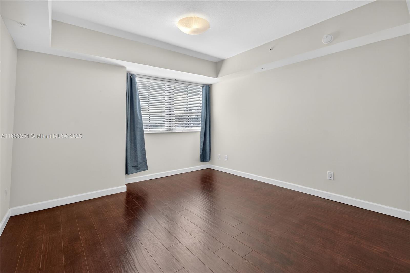 COLONNADE AT DADELAND SE - Residential