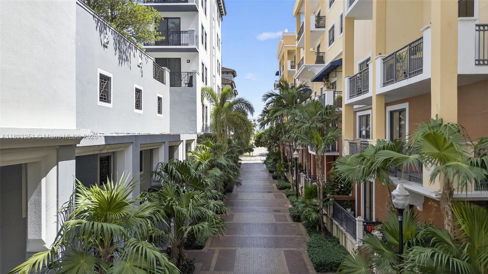 COLONNADE AT DADELAND SE - Residential