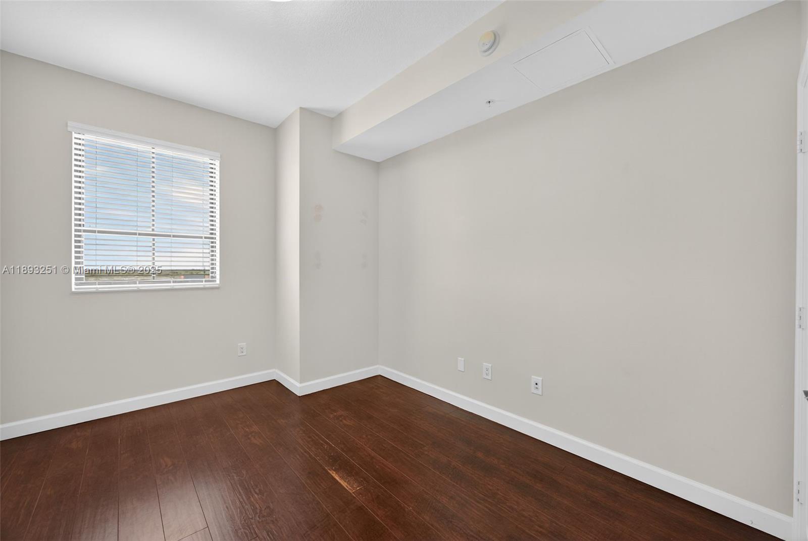 COLONNADE AT DADELAND SE - Residential