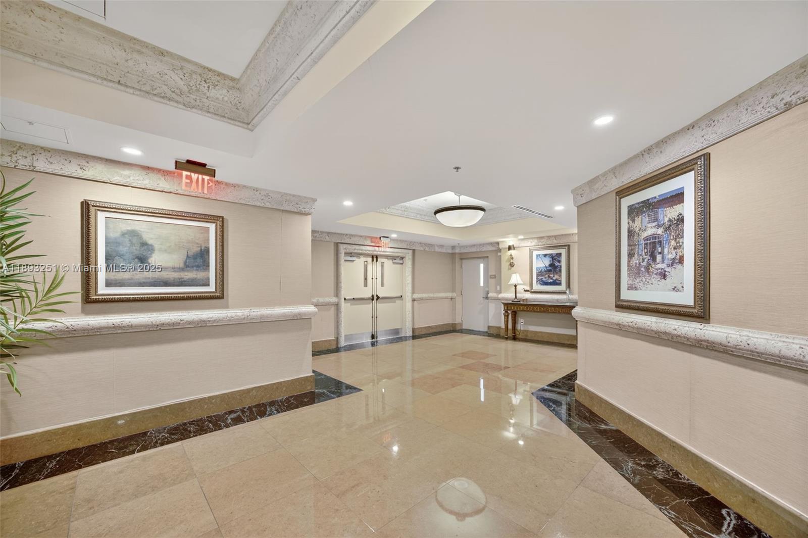 COLONNADE AT DADELAND SE - Residential