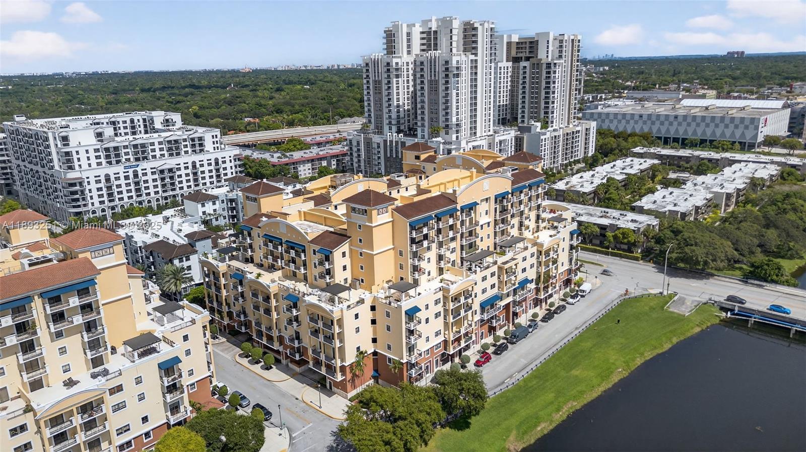 COLONNADE AT DADELAND SE - Residential