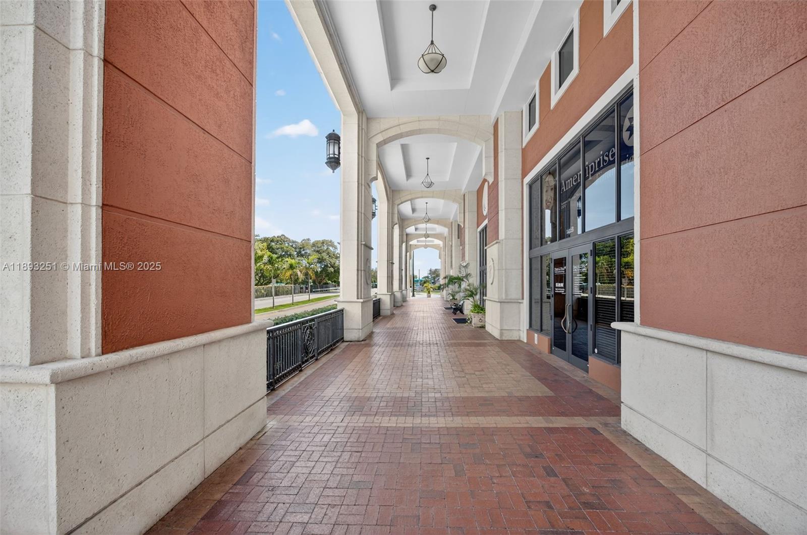 COLONNADE AT DADELAND SE - Residential