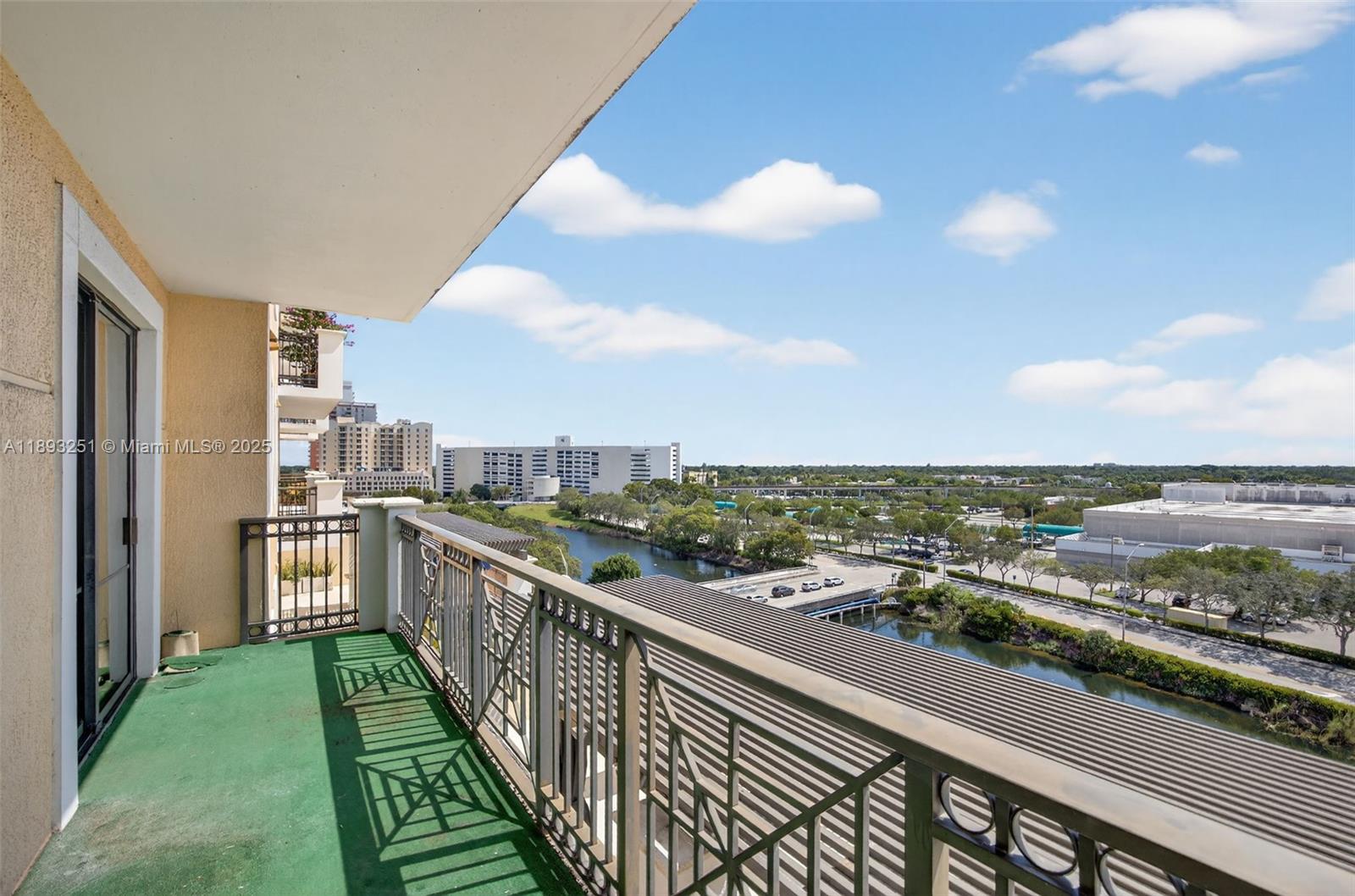 COLONNADE AT DADELAND SE - Residential