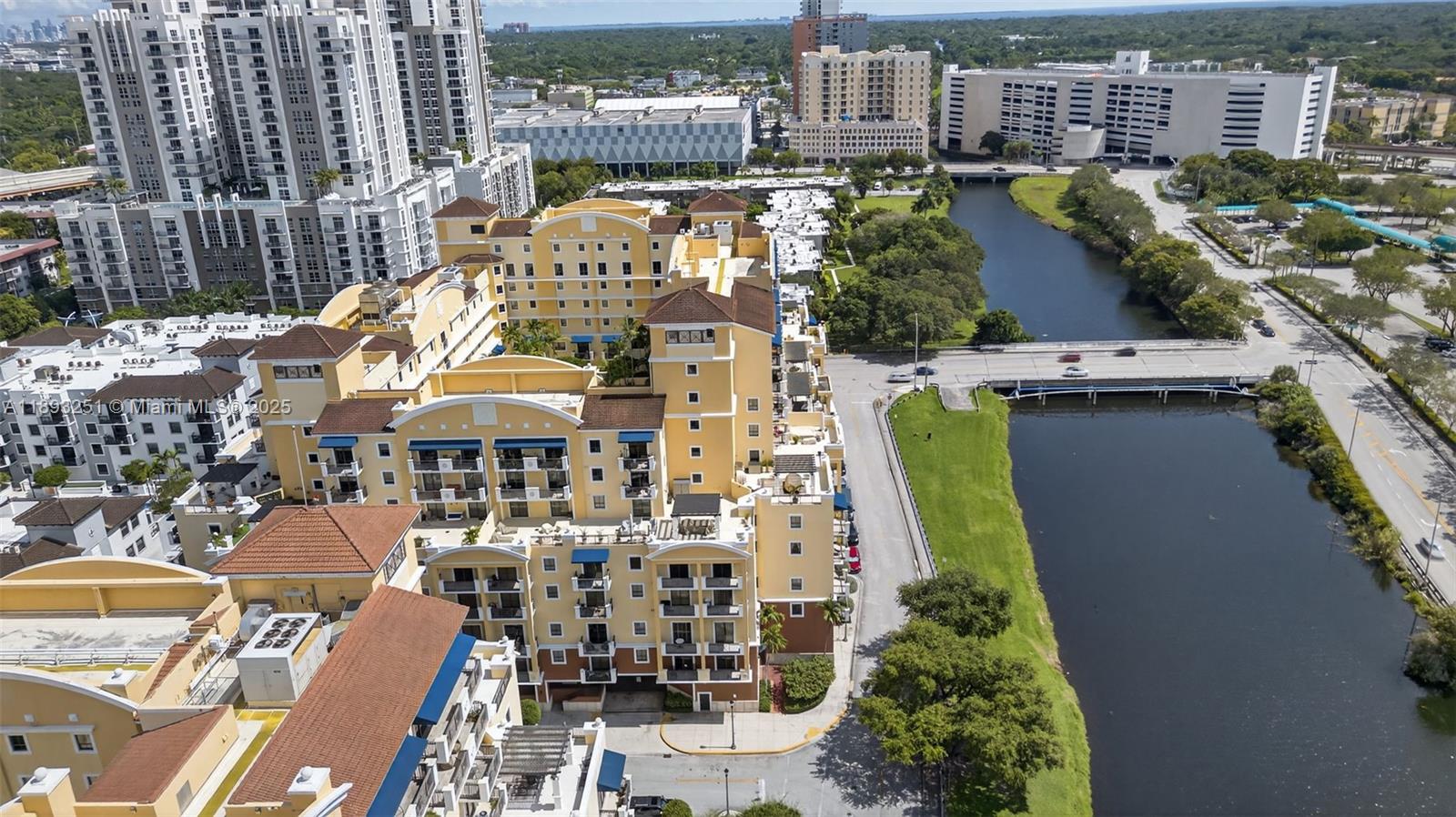 COLONNADE AT DADELAND SE - Residential
