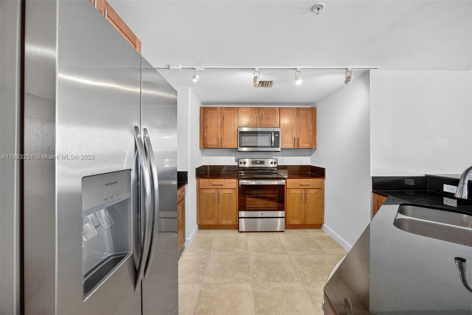 COLONNADE AT DADELAND SE - Residential