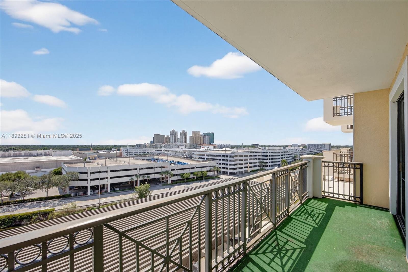 COLONNADE AT DADELAND SE - Residential