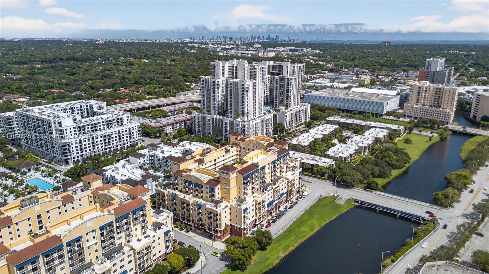 COLONNADE AT DADELAND SE - Residential