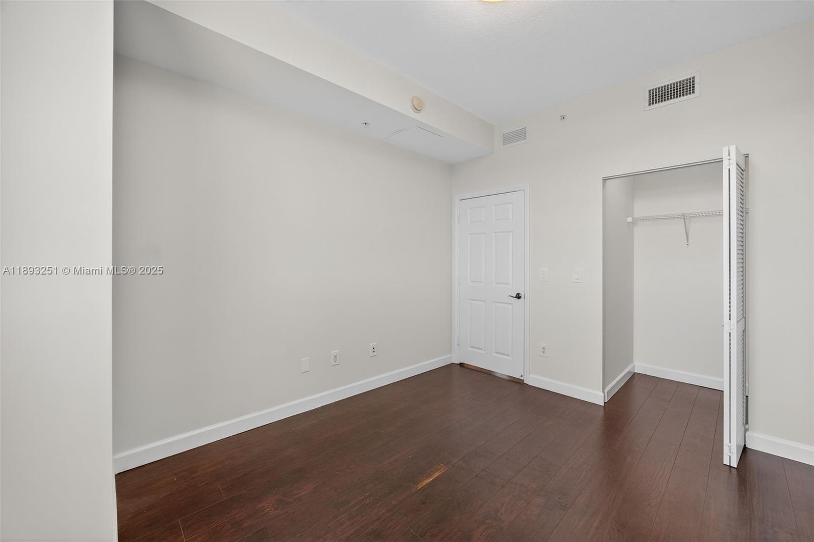 COLONNADE AT DADELAND SE - Residential