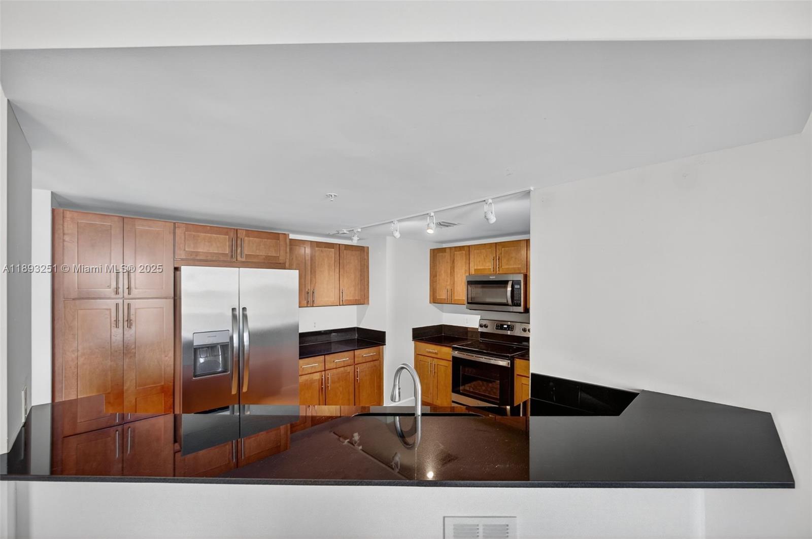 COLONNADE AT DADELAND SE - Residential