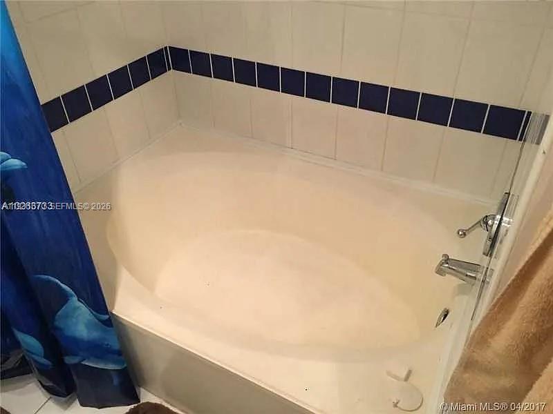 LAKEVIEW OF THE CALF CLUB - Residential