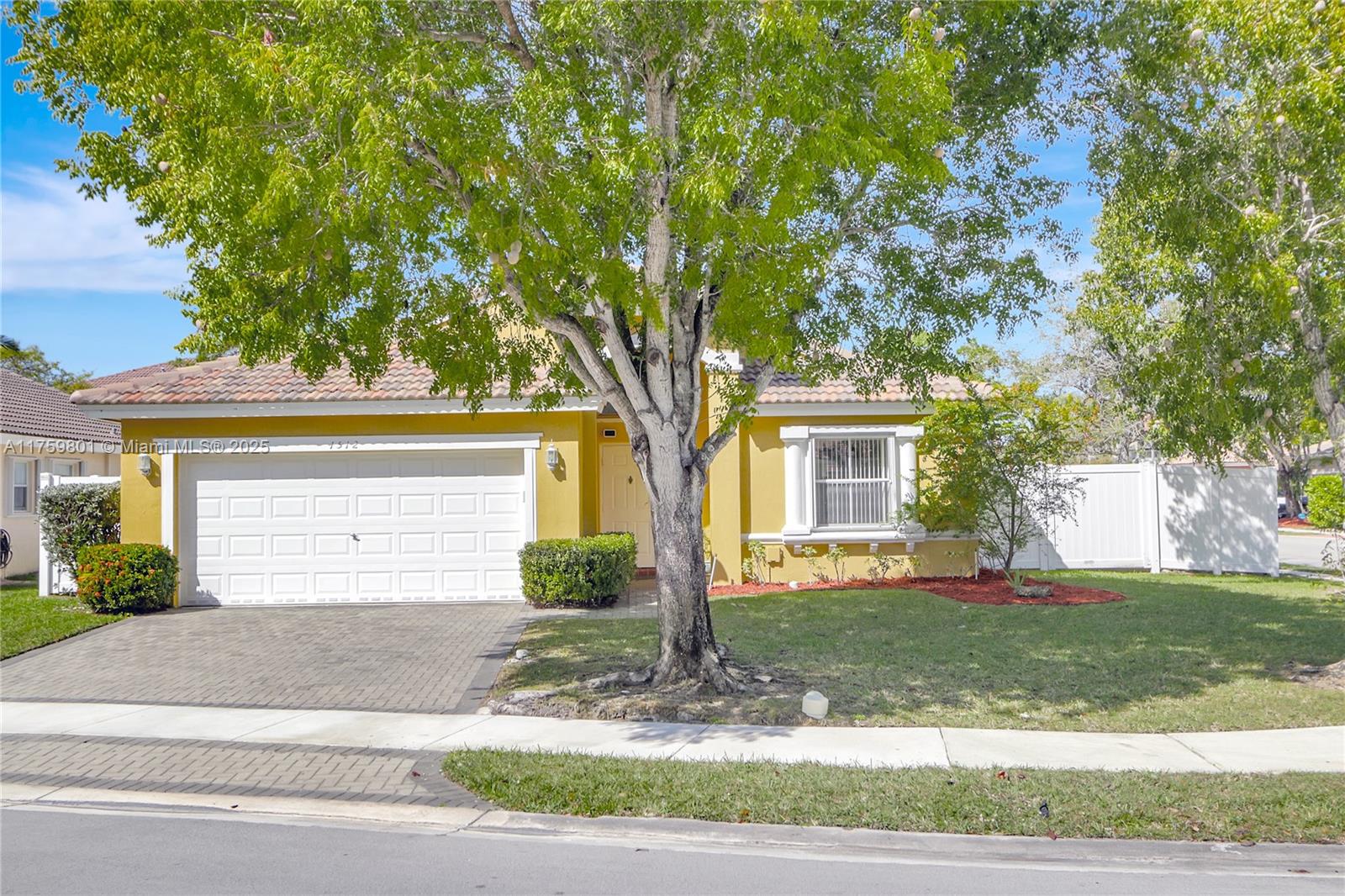Property for Sale at 1512 Sw 193rd Ave, Pembroke Pines, Miami-Dade County, Florida - Bedrooms: 3 
Bathrooms: 2  - $670,000