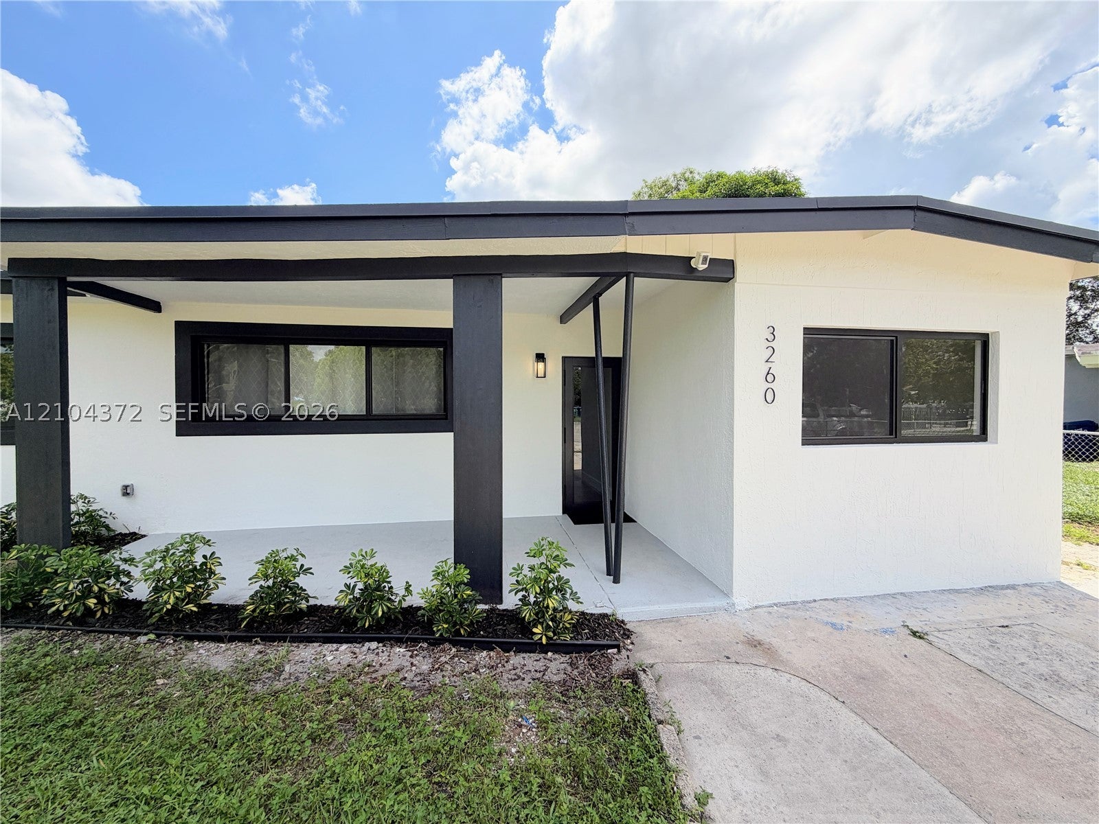 3260 NW 4th St