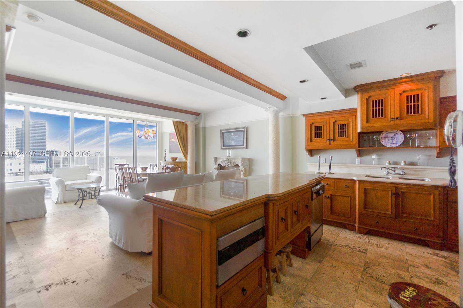 THE DECOPLAGE CONDO - Residential