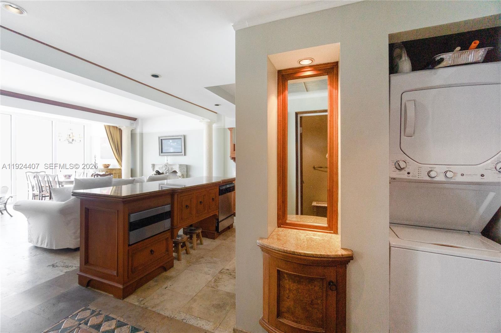 THE DECOPLAGE CONDO - Residential