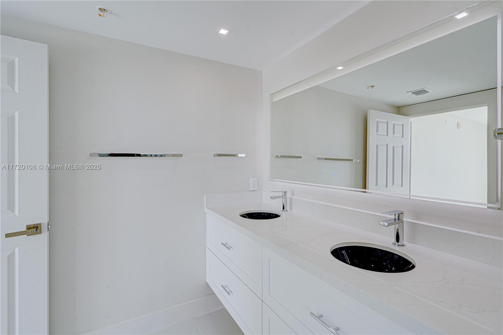 1800 BISCAYNE PLAZA CONDO - Residential Lease