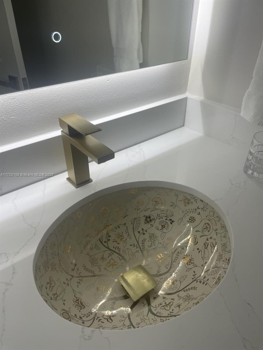 1800 BISCAYNE PLAZA CONDO - Residential Lease