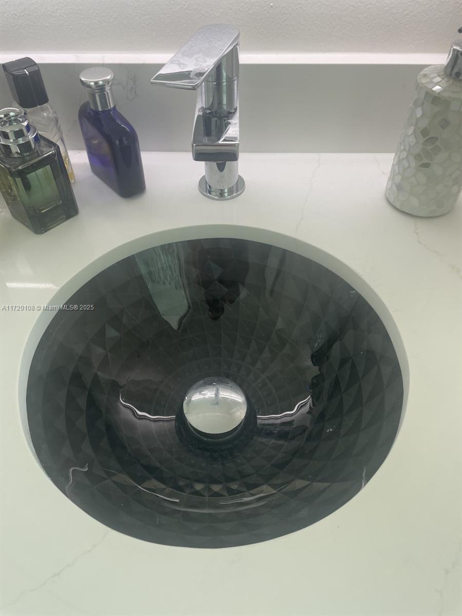 1800 BISCAYNE PLAZA CONDO - Residential Lease