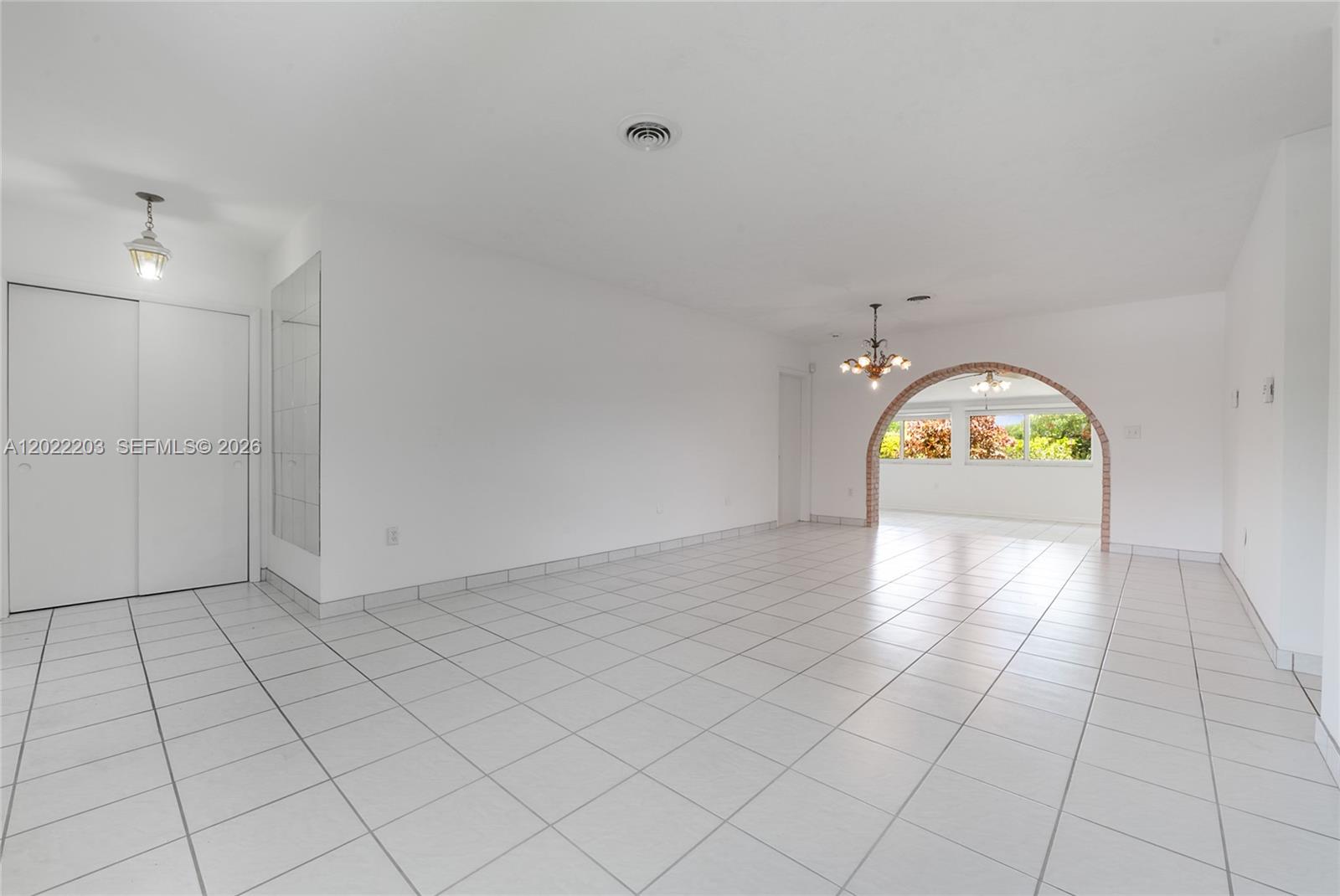 9460 Palmetto Club Ln E