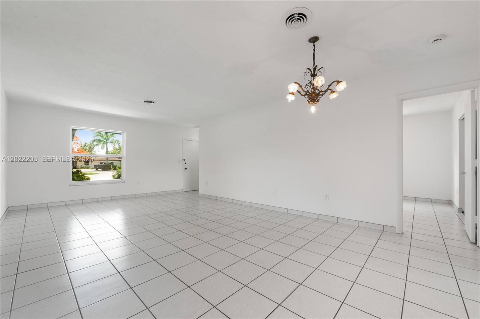 9460 Palmetto Club Ln E