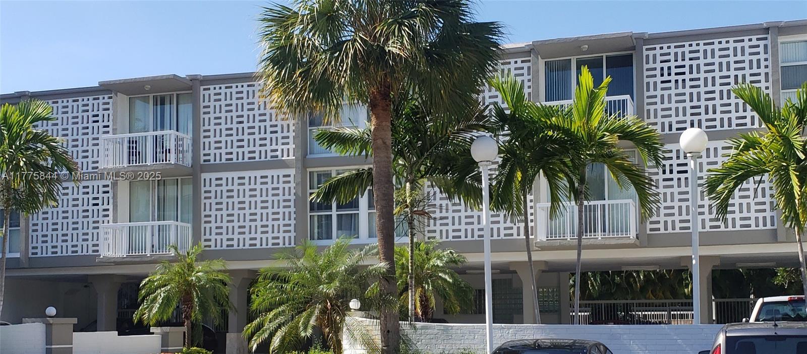 1080 99th St 112, Bay Harbor Islands, Miami-Dade County, Florida - 1 Bedrooms  
1 Bathrooms - 