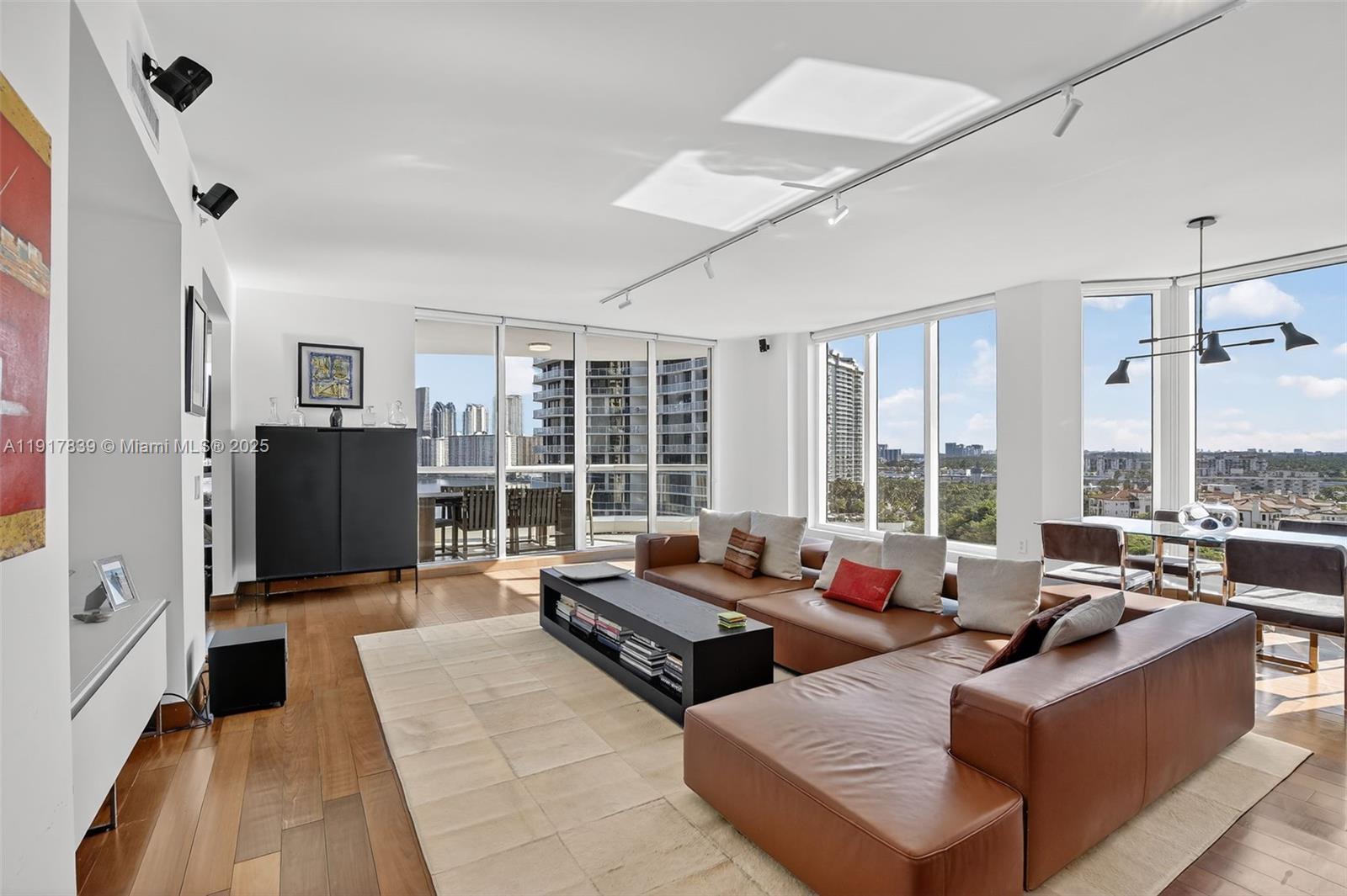 6000 Island Blvd 1208