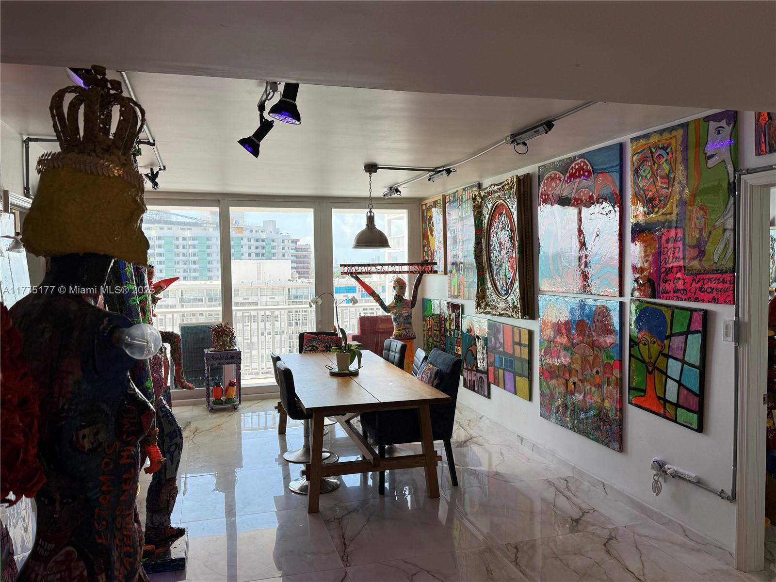 5401 Collins Ave 1016