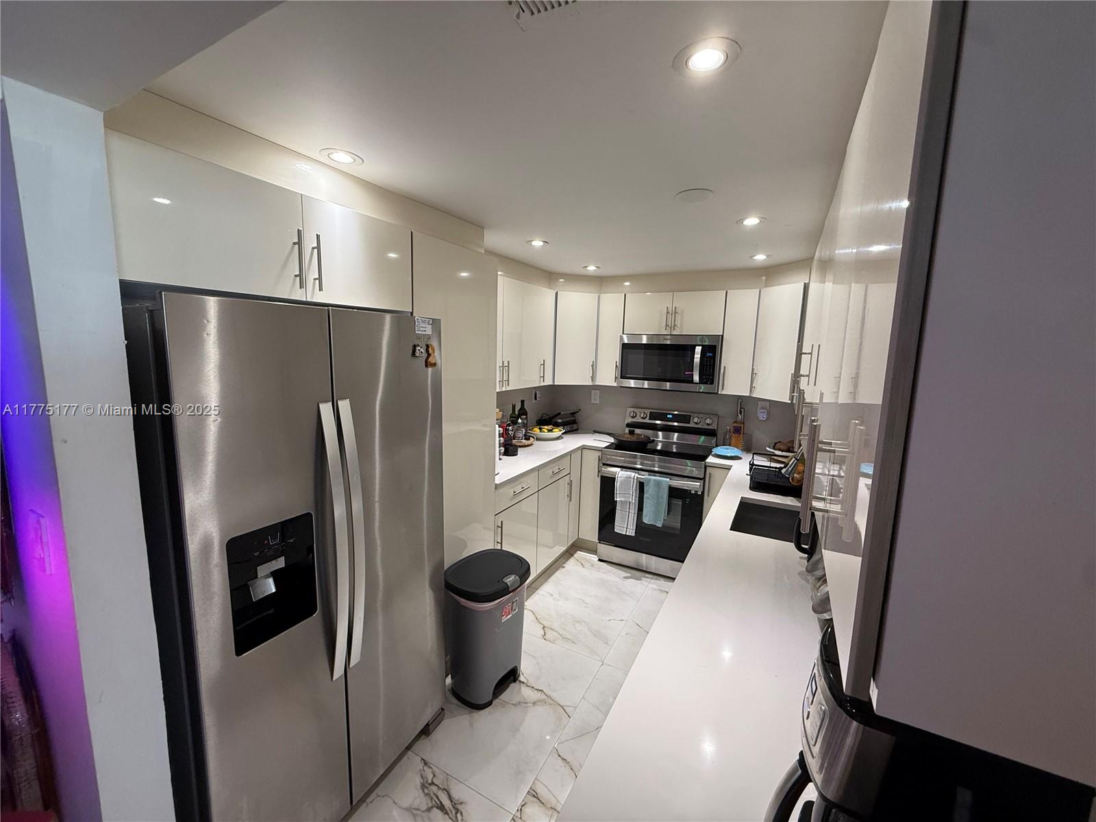 5401 Collins Ave 1016