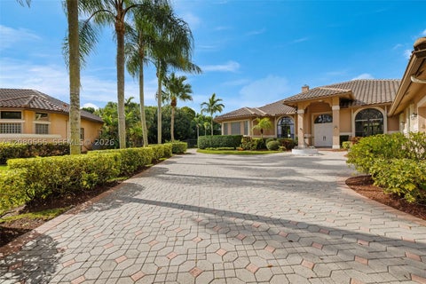 Photo of 11613 NW 5th St, Plantation, FL 33325 (MLS # A12080555)