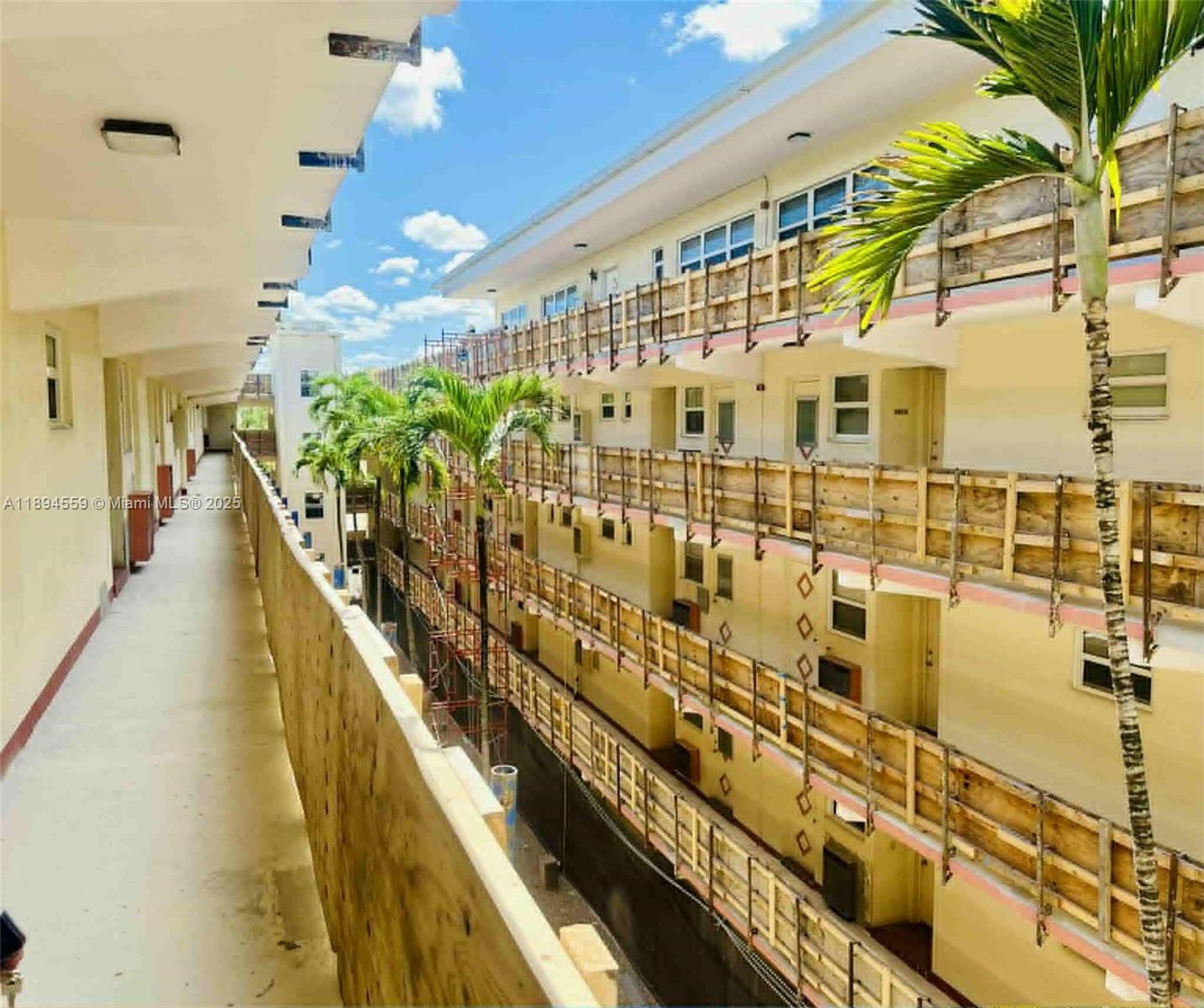 FIRST GULFSTREAM GARDEN - Residential Lease