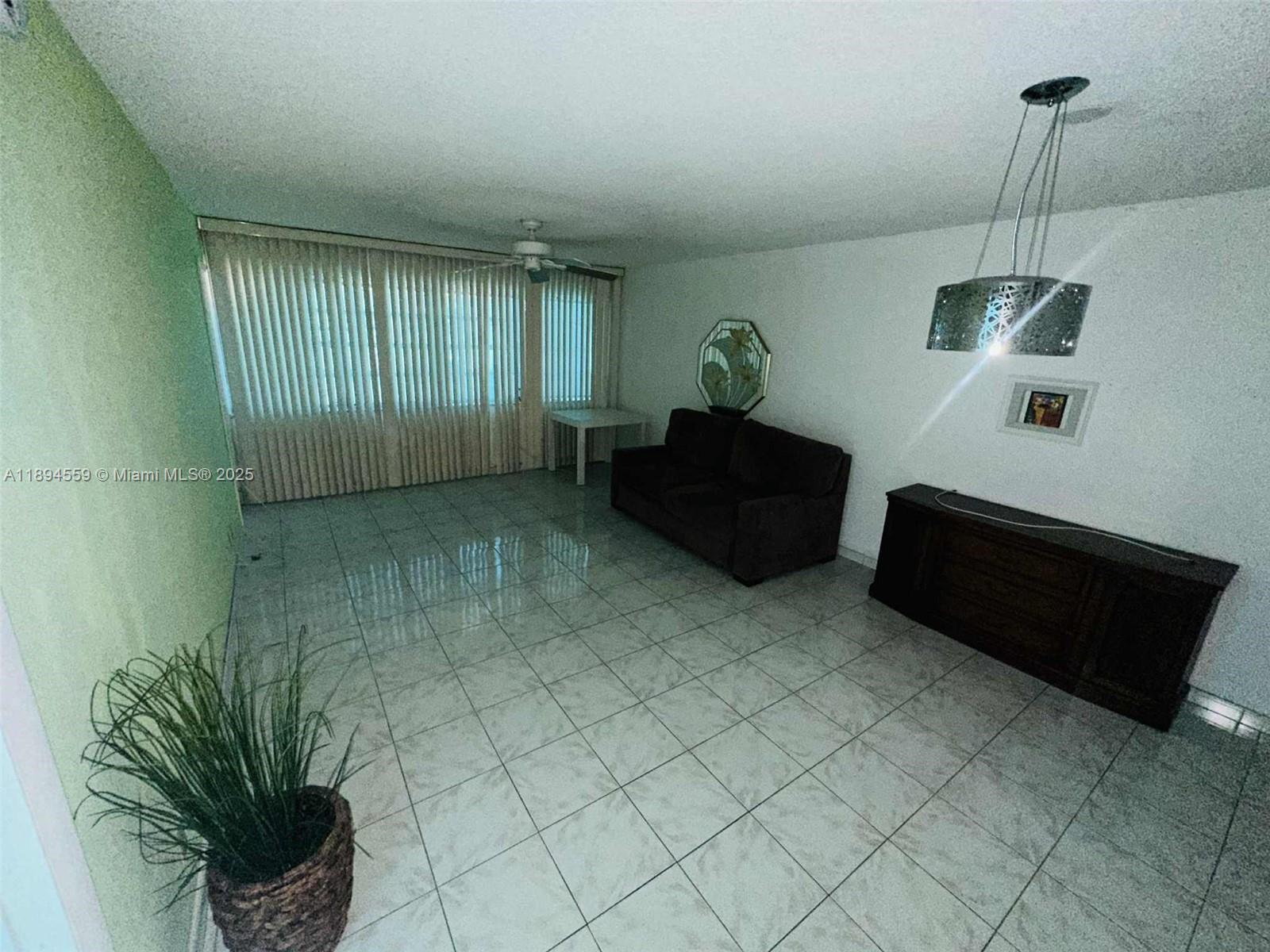 FIRST GULFSTREAM GARDEN - Residential Lease