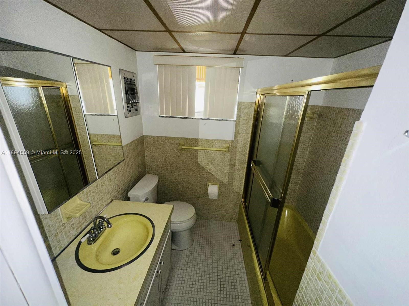 FIRST GULFSTREAM GARDEN - Residential Lease