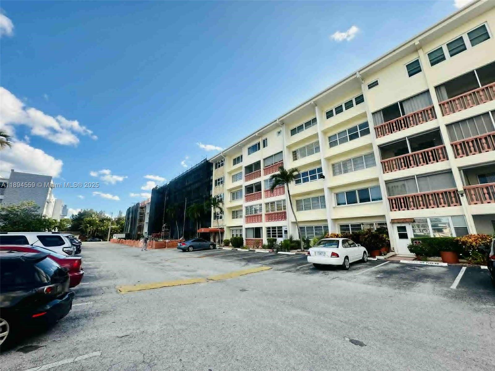 FIRST GULFSTREAM GARDEN - Residential Lease