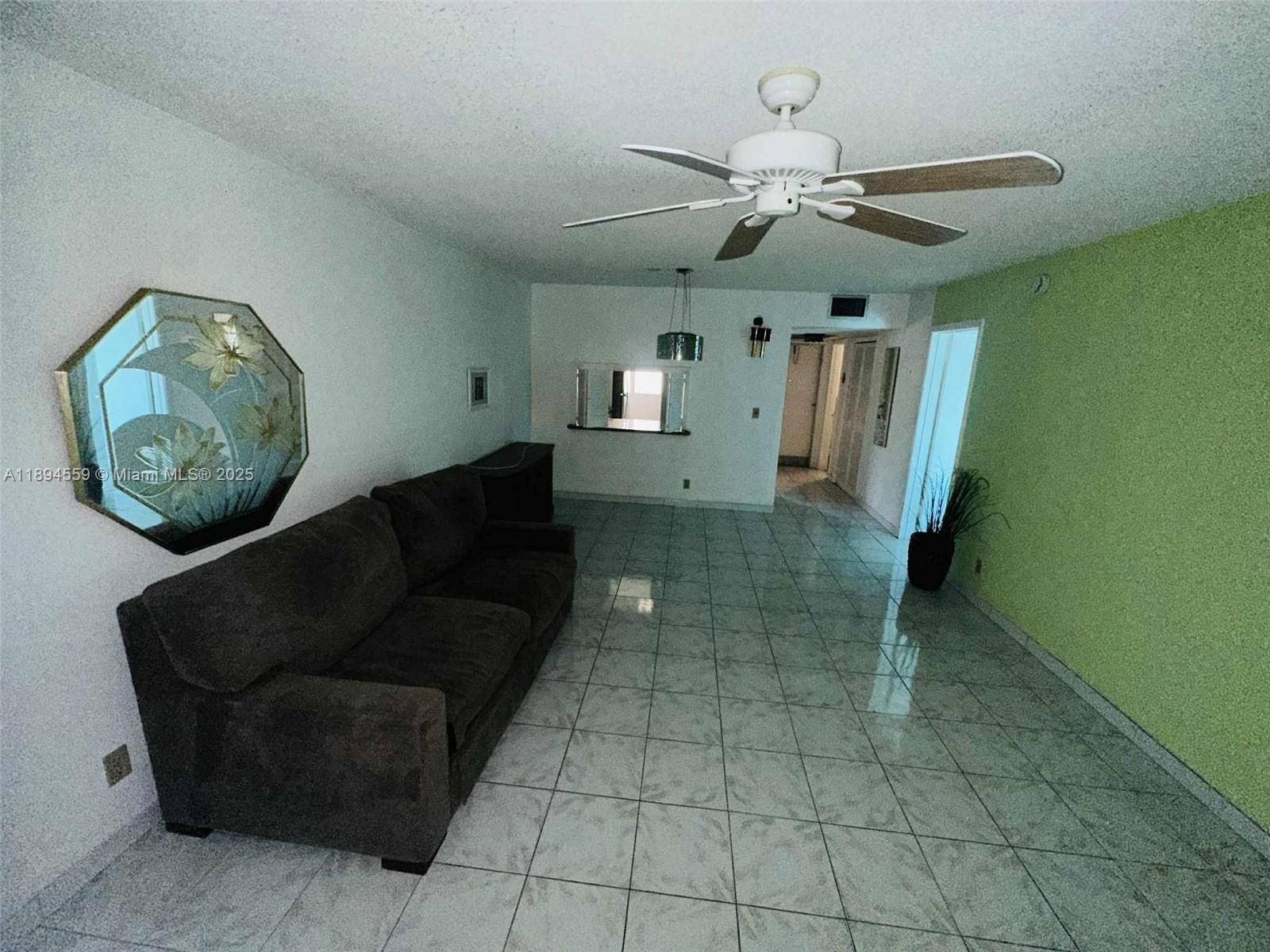 FIRST GULFSTREAM GARDEN - Residential Lease