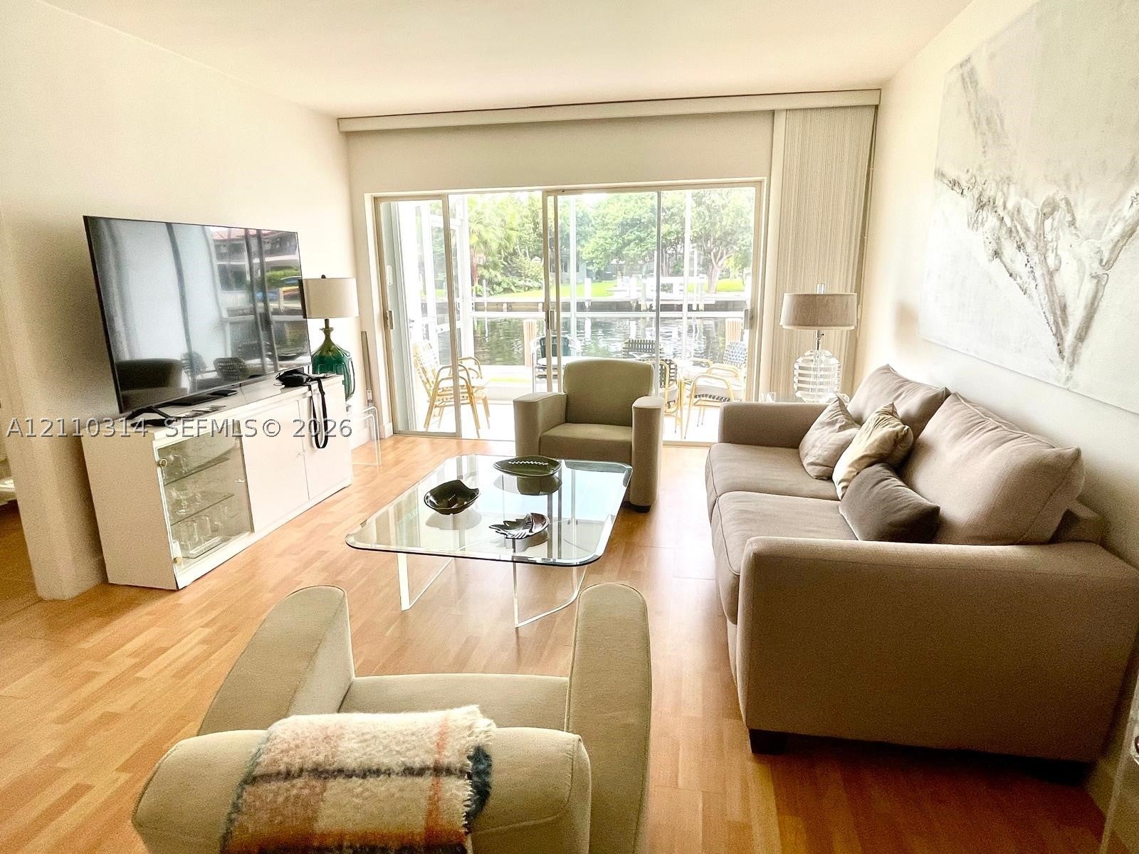 465 Paradise Isle Blvd 101