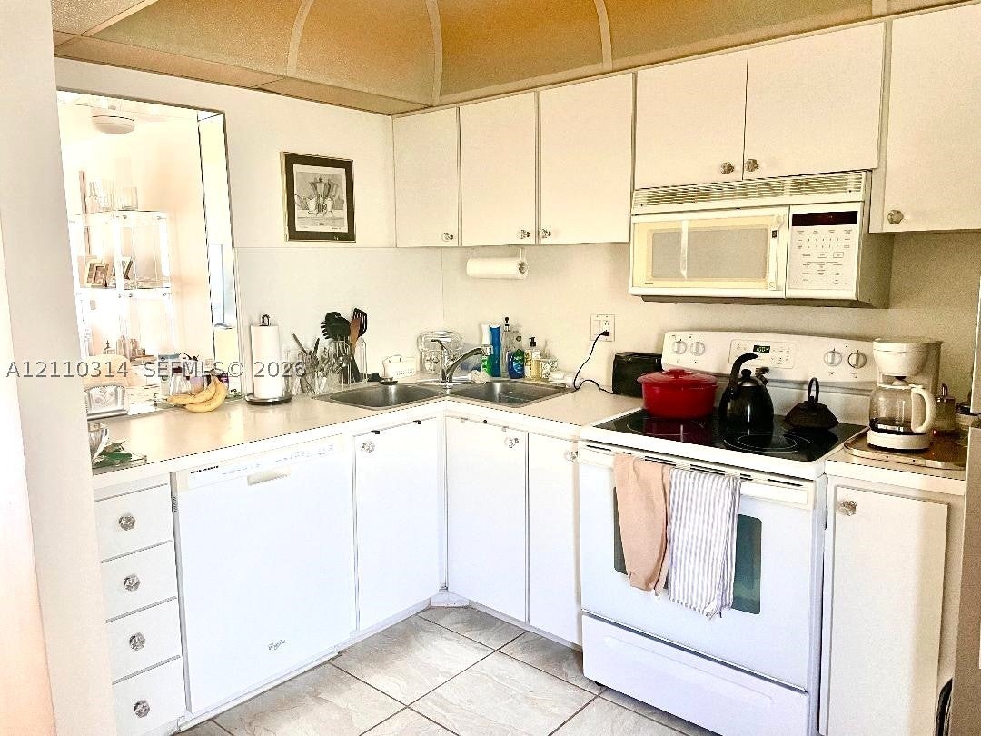 465 Paradise Isle Blvd 101