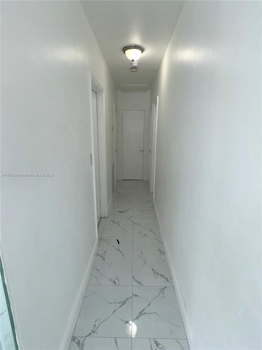 LINCOLN ESTS - Residential Lease