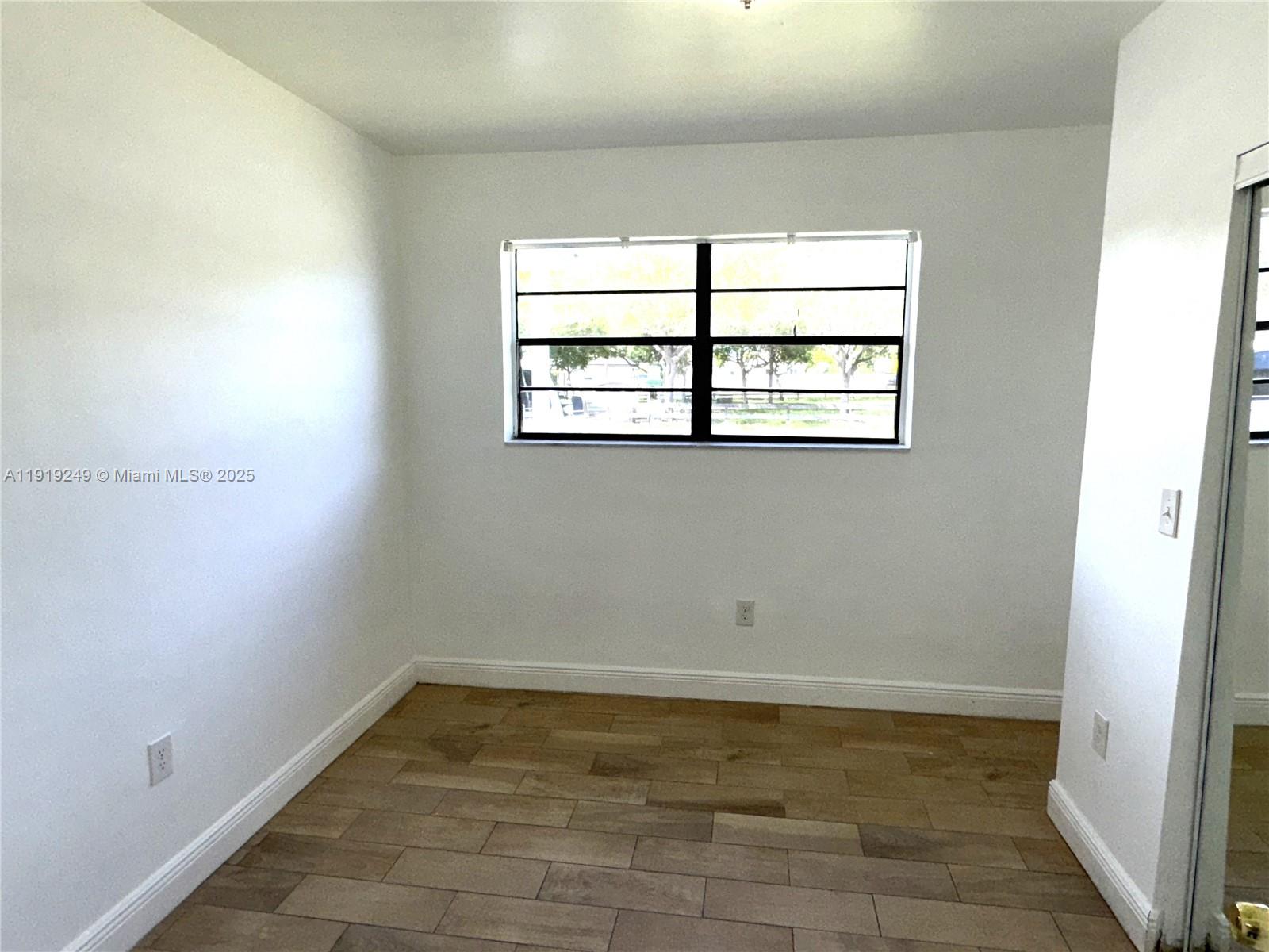 LINCOLN ESTS - Residential Lease