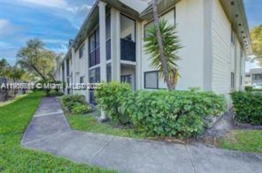 Photo of 20760 NE 4th Ct #201, Miami, FL 33179 (MLS # A11906551)