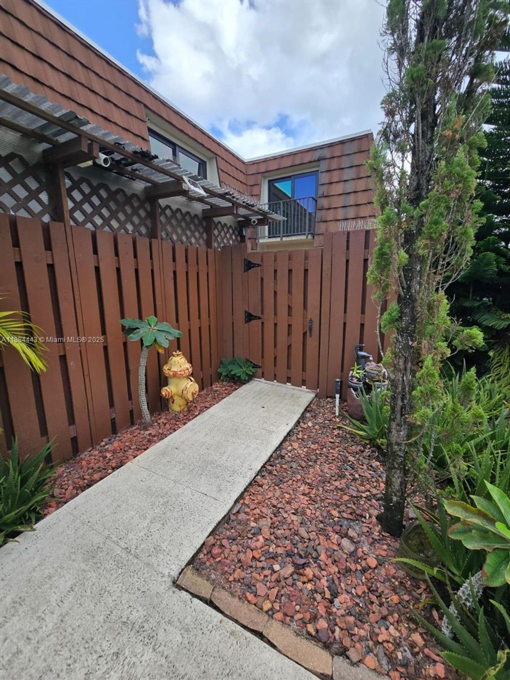 Photo of 1150 SW 118th Ter #1150, Davie, FL 33325 (MLS # A11884443)