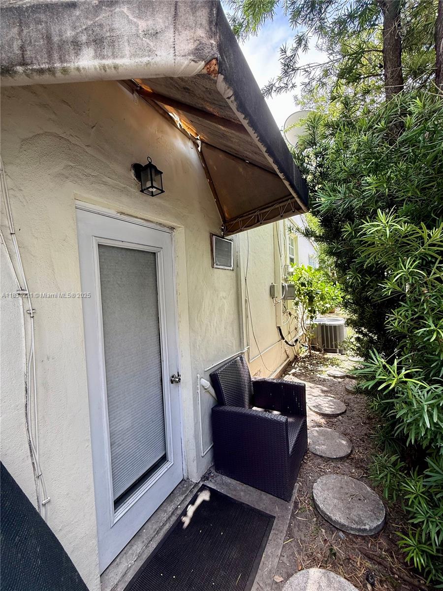 1750 SW 16th St 1