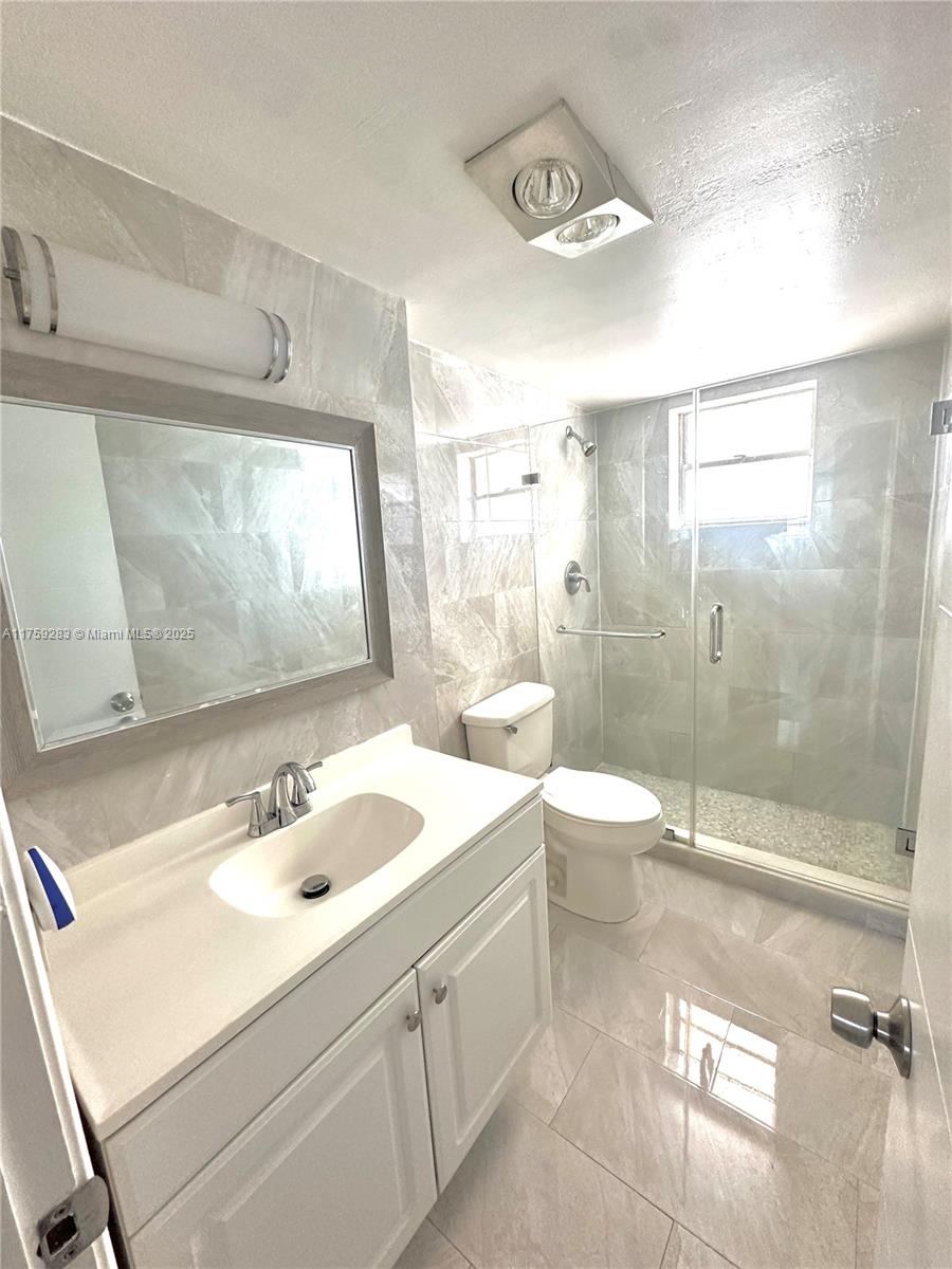Rental Property at 2810 Ne 201 Terrace G329, Aventura, Miami-Dade County, Florida - Bedrooms: 1 
Bathrooms: 2  - $1,800 MO.