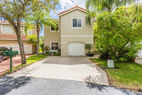 Photo of 1526 E Lake Ct, Hollywood, FL 33020 (MLS # A11887996)