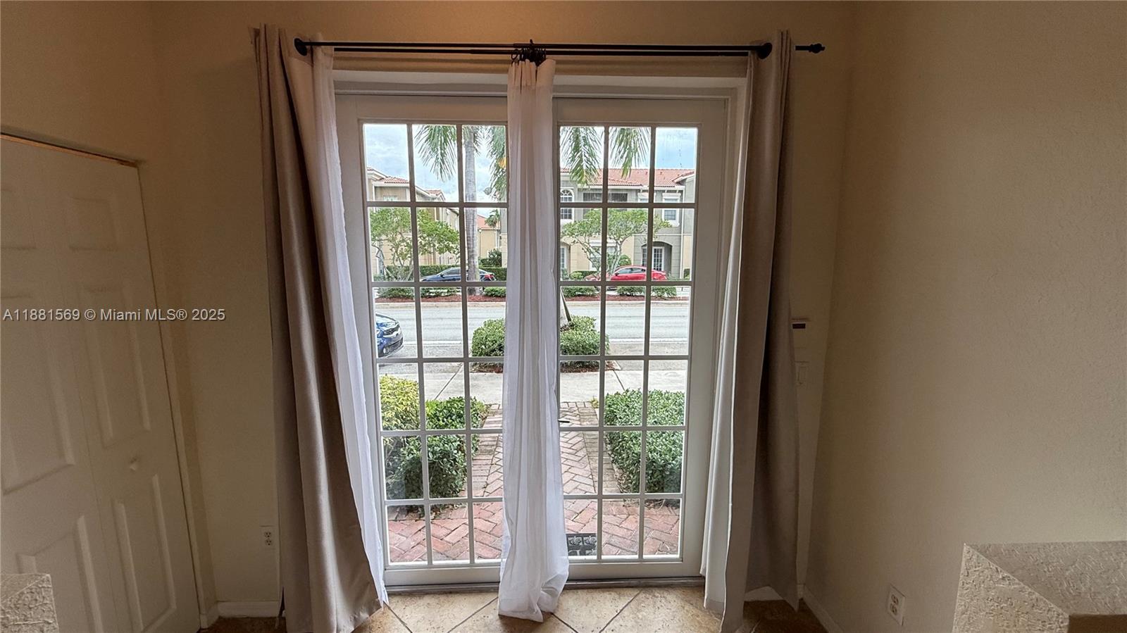 HAMPTON HILLS CONDO - Residential Lease
